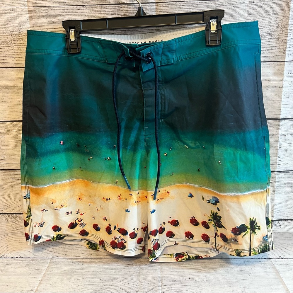 American Eagle Outfitters Men’s Beach Scene Swim Board‎ Shorts - Size Large